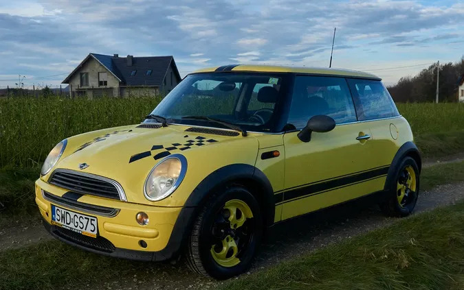 mini MINI ONE cena 7700 przebieg: 262950, rok produkcji 2001 z Rybnik